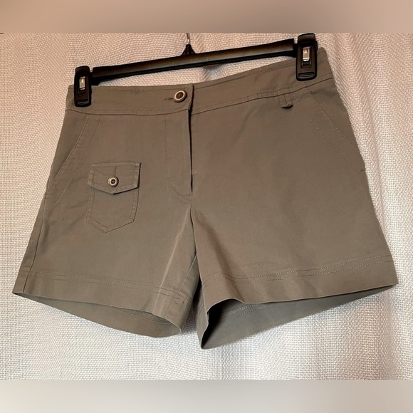 Trina Turk shorts. Please see photos with measurements - Picture 1 of 6